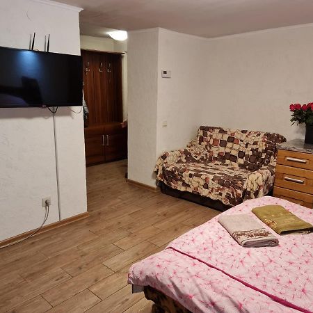Студіо На Кoновальця Apartment Лвив Екстериор снимка
