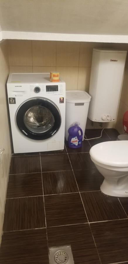 Студіо На Кoновальця Apartment Лвив Екстериор снимка